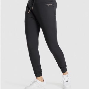 Whitney Simmons black fitted joggers 2020